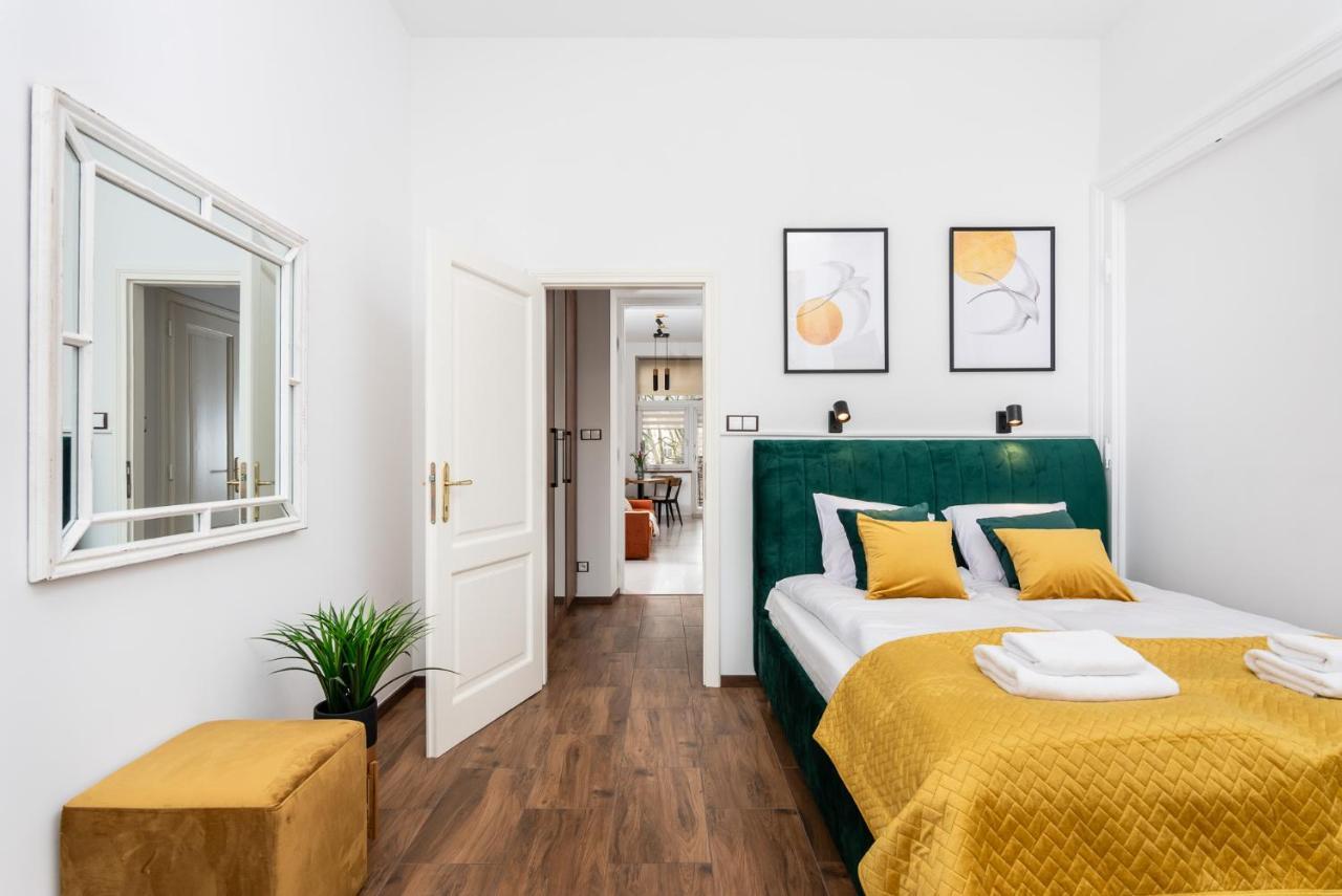 Premium Splendid Old Town Suites - By Upstairs Krakow Dış mekan fotoğraf
