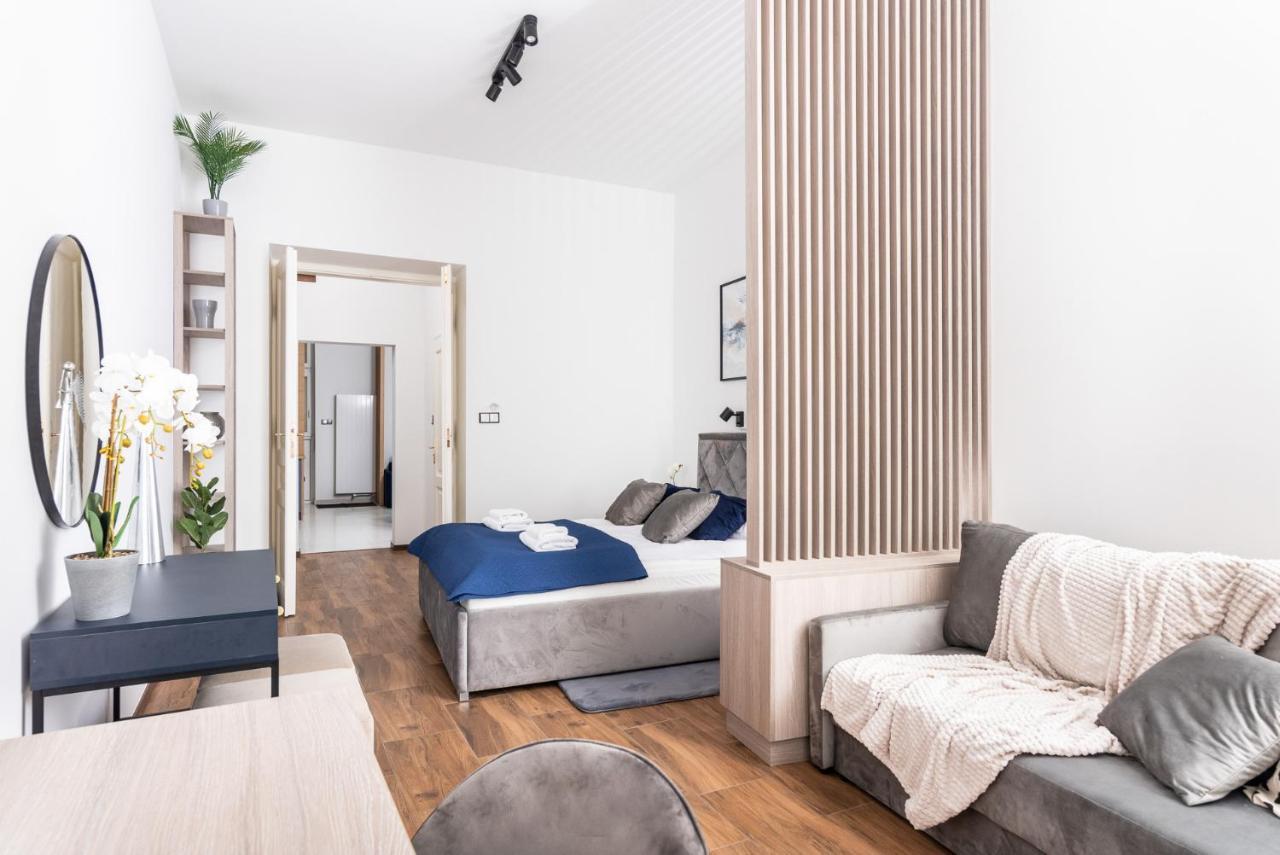 Premium Splendid Old Town Suites - By Upstairs Krakow Dış mekan fotoğraf